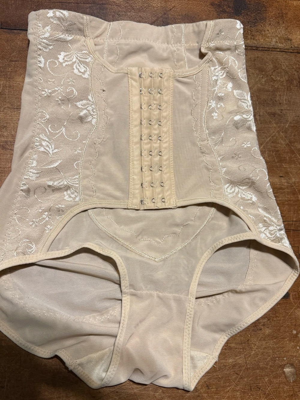 New High waisted nude brief with hook & eye panel shapewear small